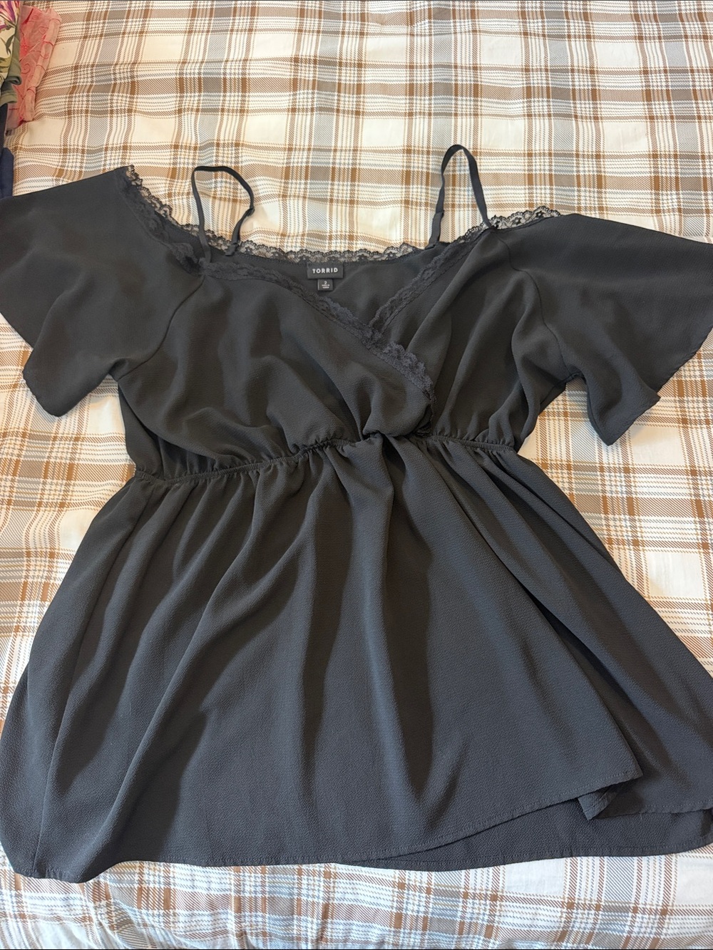 torrid Black Lace-Trim Cold Shoulder Cami Top